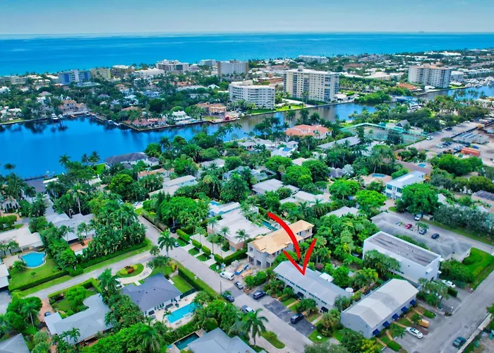 Magnificent Beach Townhome Steps From Atlantic Ave