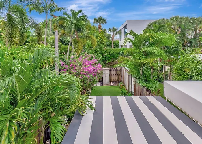 Magnificent Beach Townhome Steps From Atlantic Ave